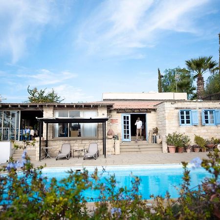 The Carob Tree Villa - Rustic Luxury Home With Access To Pool And Restaurant Larnaca Bagian luar foto