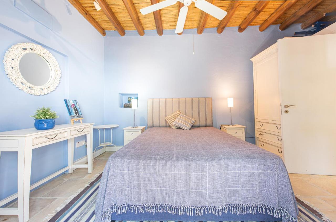 The Carob Tree Villa - Rustic Luxury Home With Access To Pool And Restaurant Larnaca Bagian luar foto