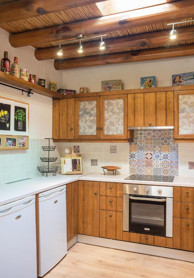The Carob Tree Villa - Rustic Luxury Home With Access To Pool And Restaurant Larnaca Bagian luar foto