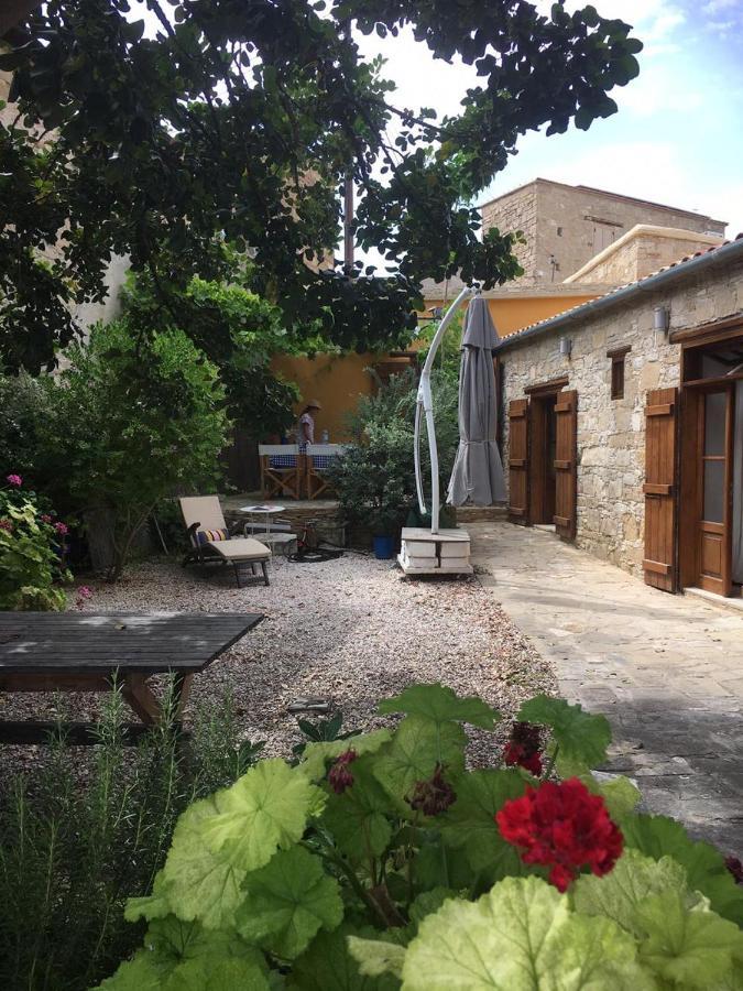 The Carob Tree Villa - Rustic Luxury Home With Access To Pool And Restaurant Larnaca Bagian luar foto